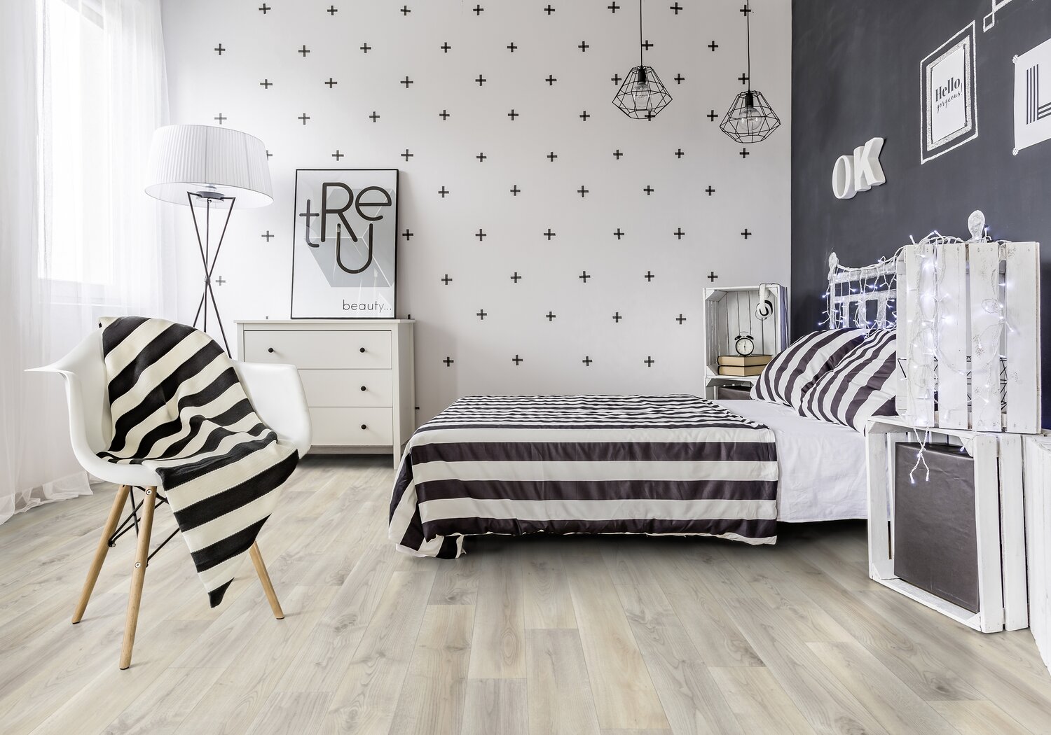 RS32579_SAVANNAH Blond_bedroom.jpg