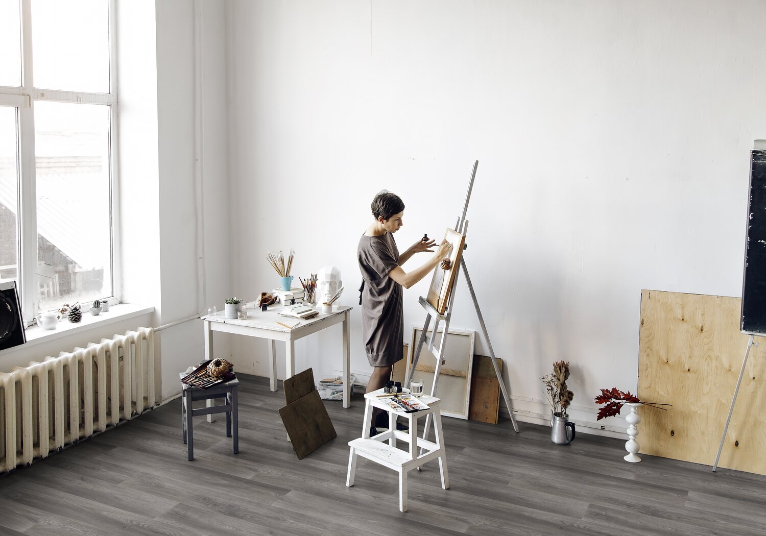 Empire dark grey - Office.jpg