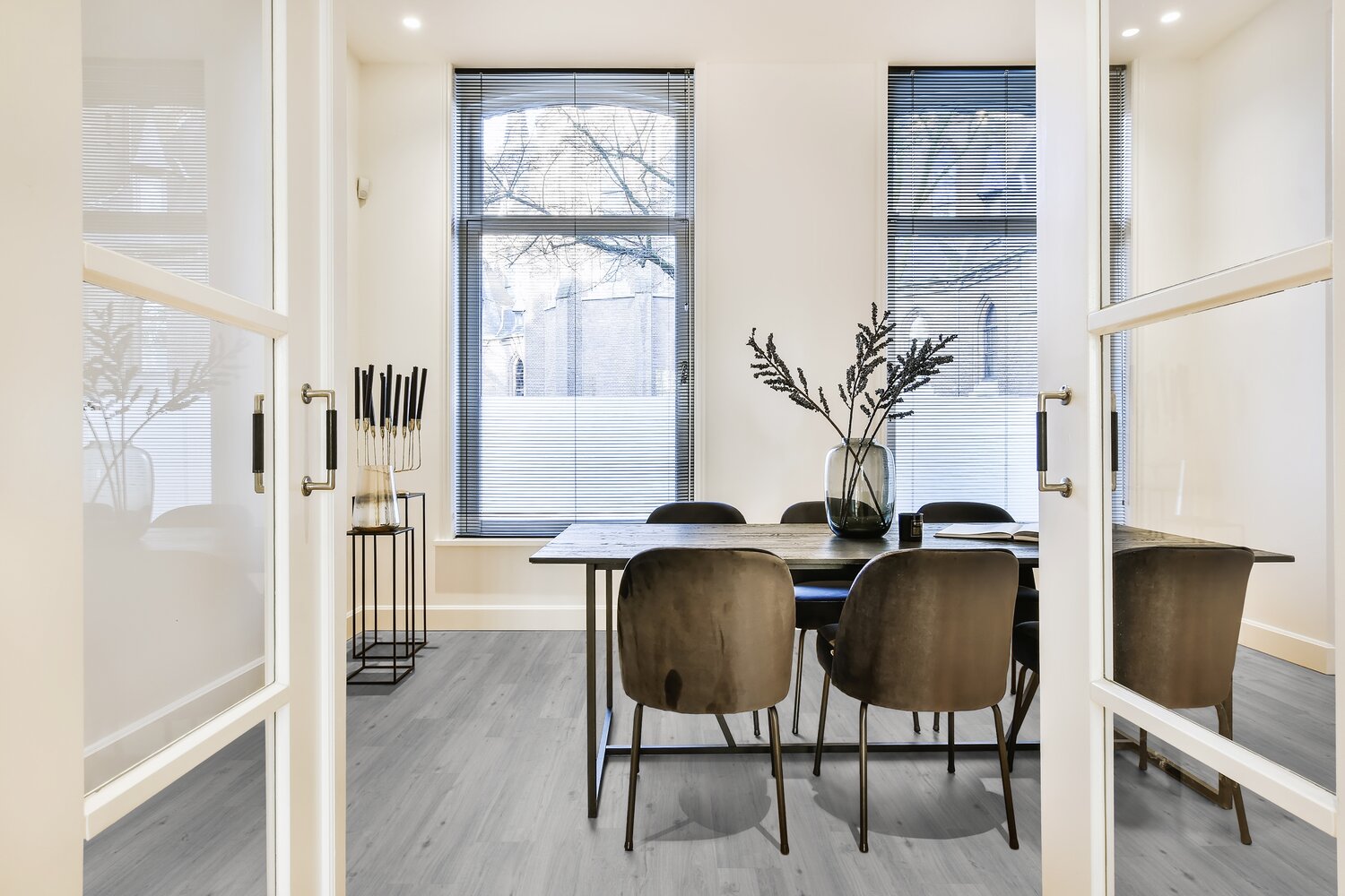 RS37045_DAISY GREY DINNING ROOM.jpg