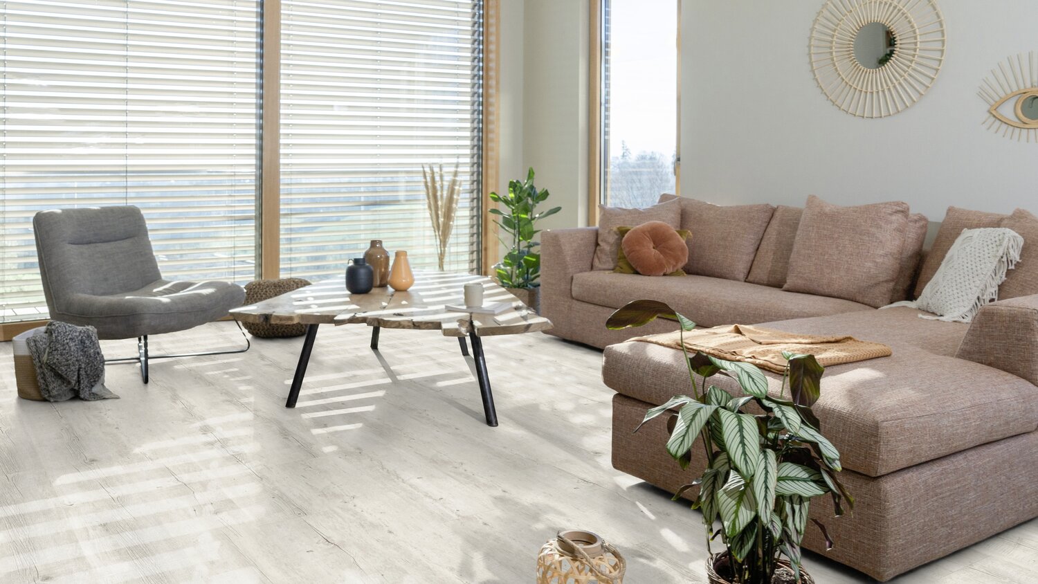 pecan light livingroom.jpg