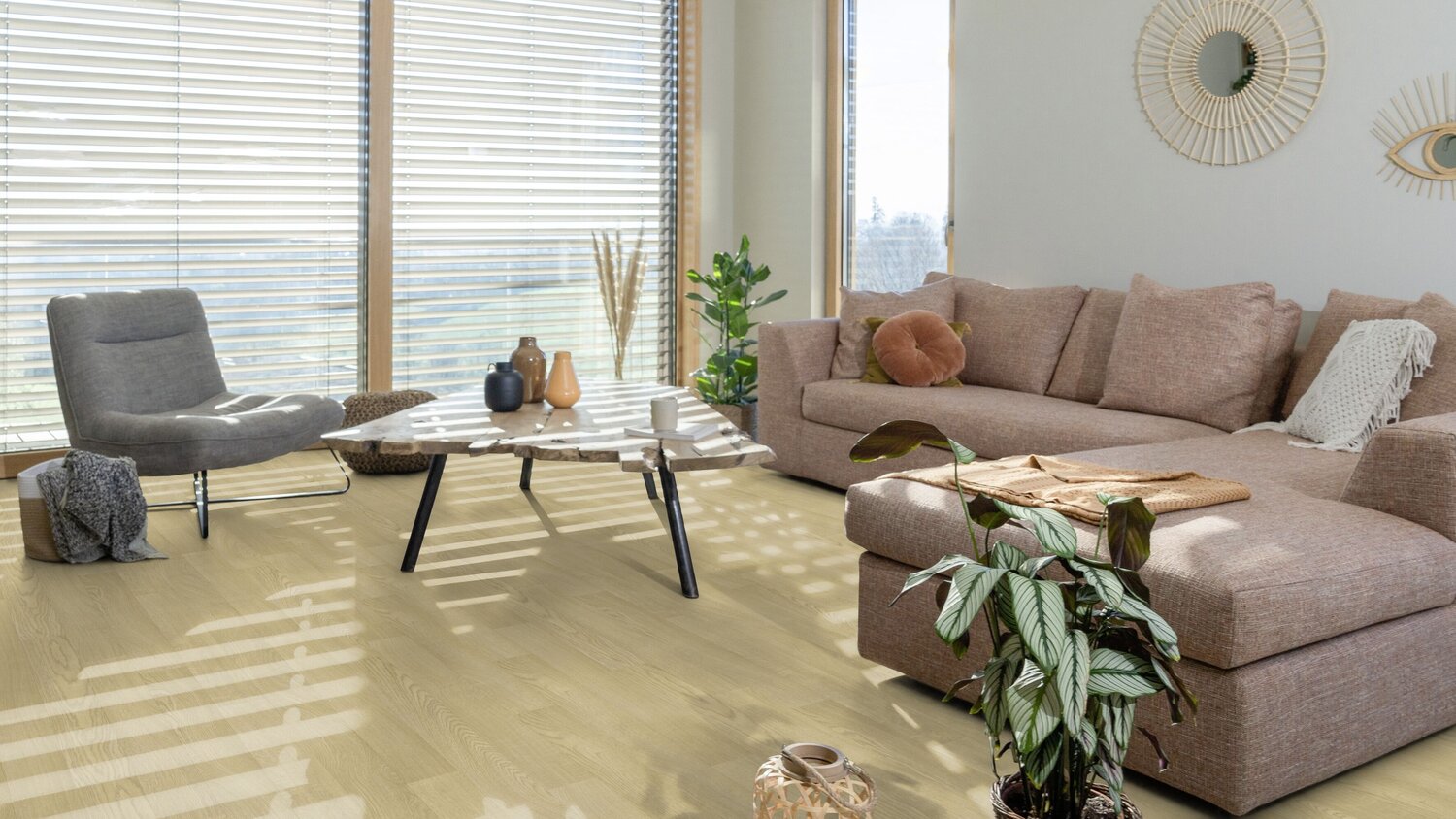 JPG 72 dpi-RS44101_BOSTON HONEY livingroom (1).jpg