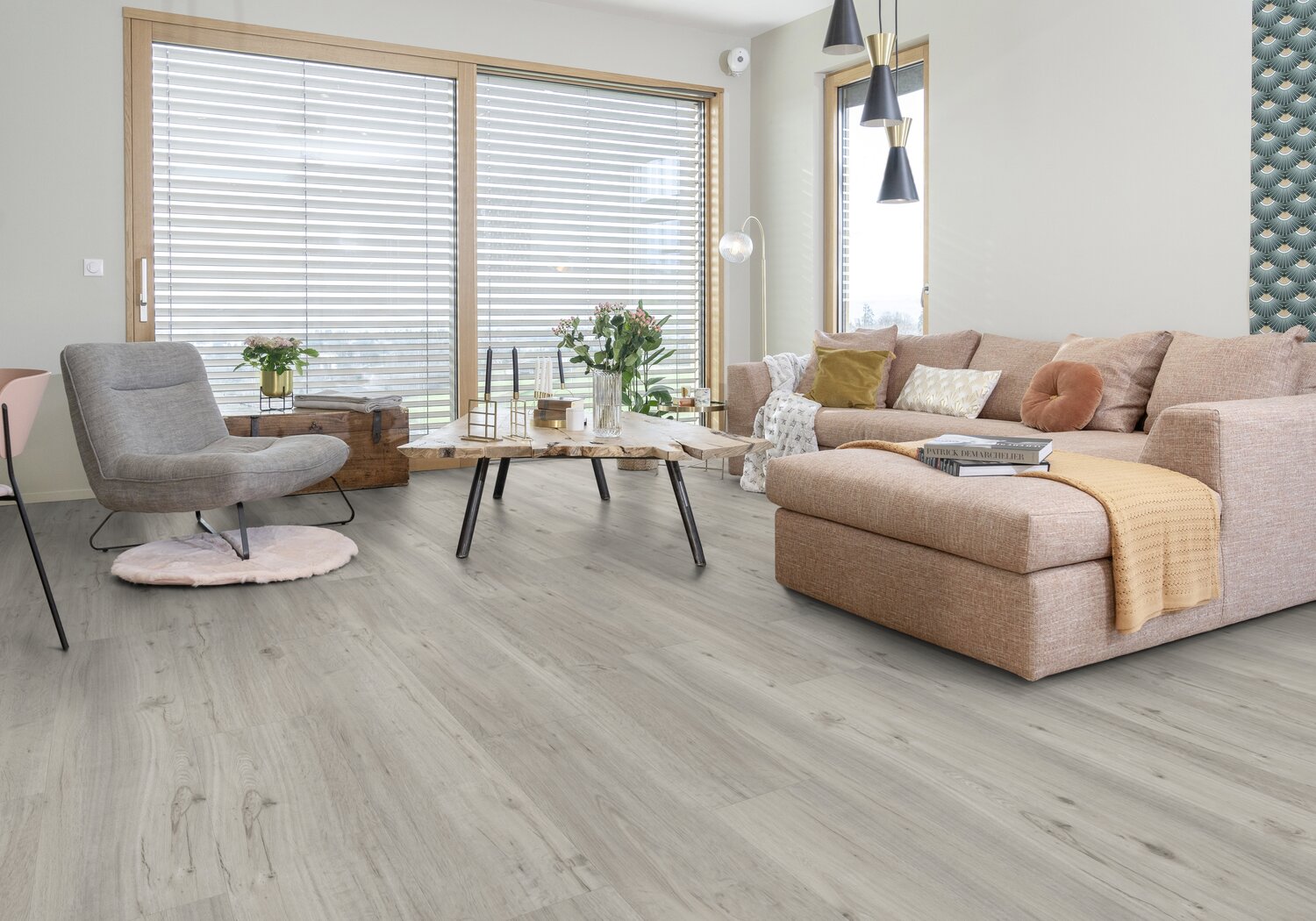 Daisy Pearl Livingroom.jpg